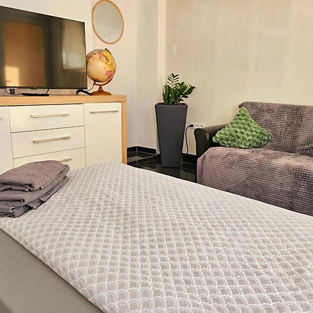 Gaesteappartement Viktoria Зинсхайм Экстерьер фото