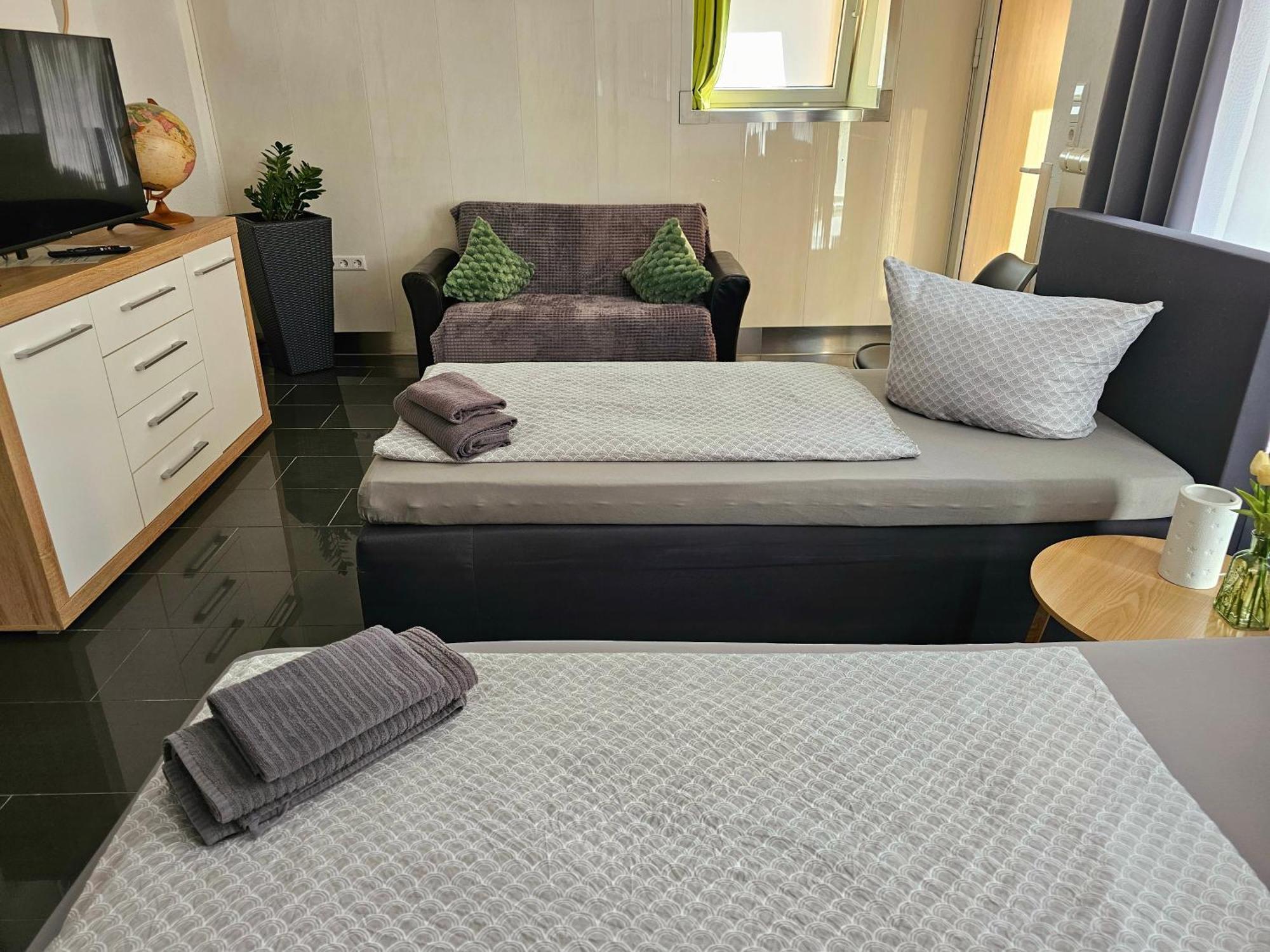Gaesteappartement Viktoria Зинсхайм Экстерьер фото